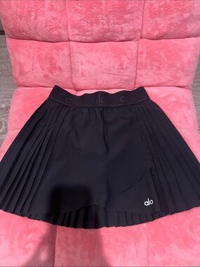 ALO Yoga Black Aces / Match Point Pleated Tennis Skirt - Size [XS]